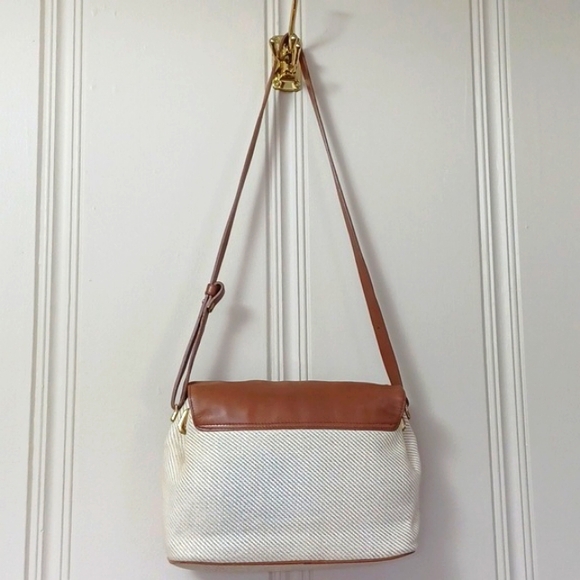 Liz Claiborne Leather& Linen Blend Crm/Brn X-Body/Shoulder Bag Numerous Sections - Picture 3 of 15